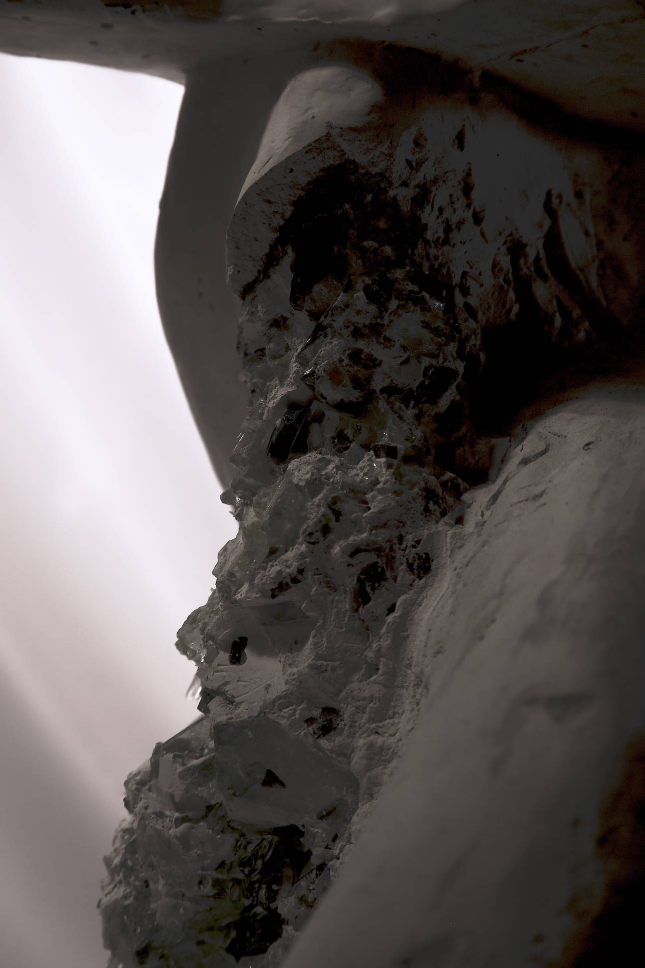 Скульптура “ORBI ХРУПКИЙ ВНУТРИ” (061215)