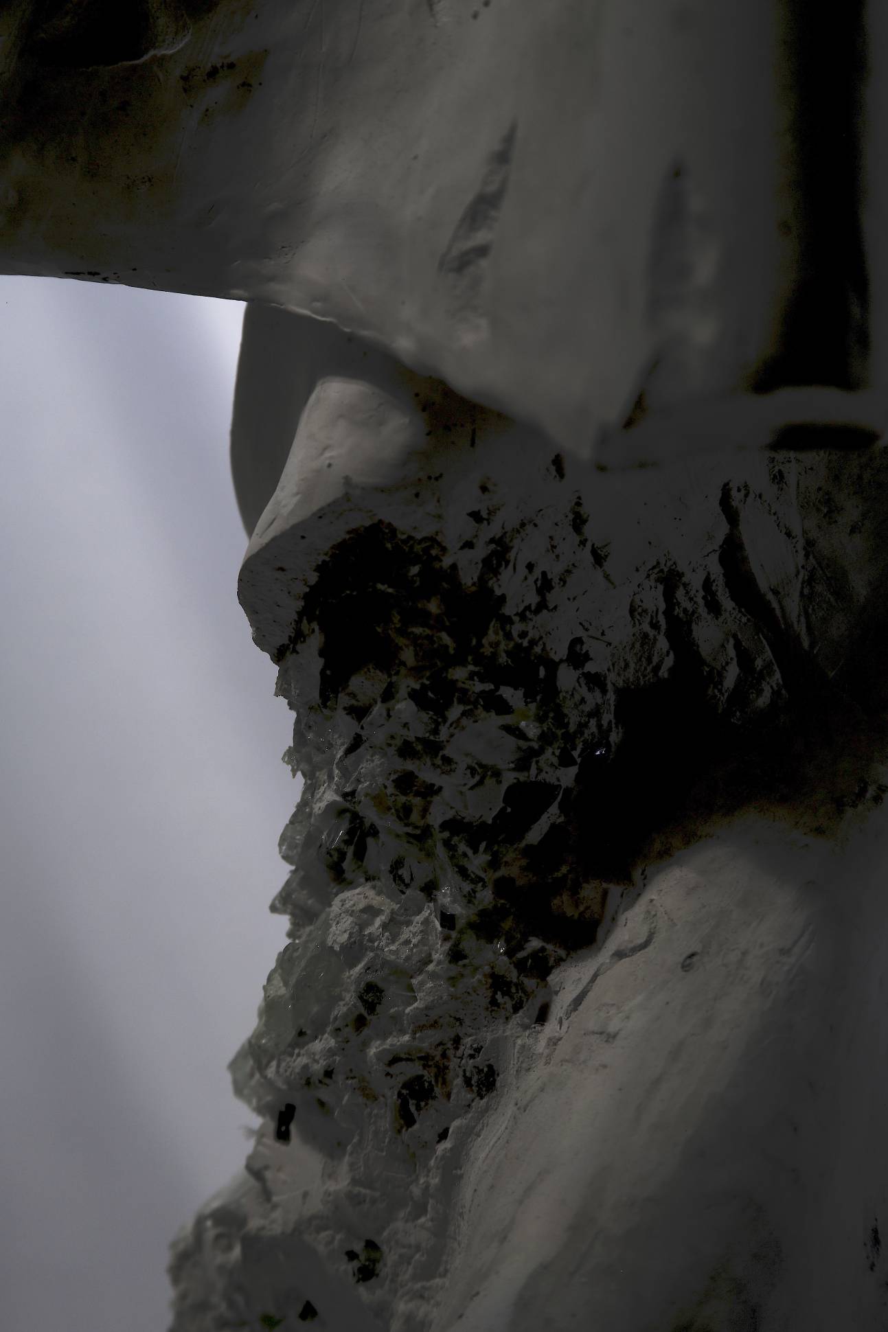 Скульптура “ORBI ХРУПКИЙ ВНУТРИ” (061215)