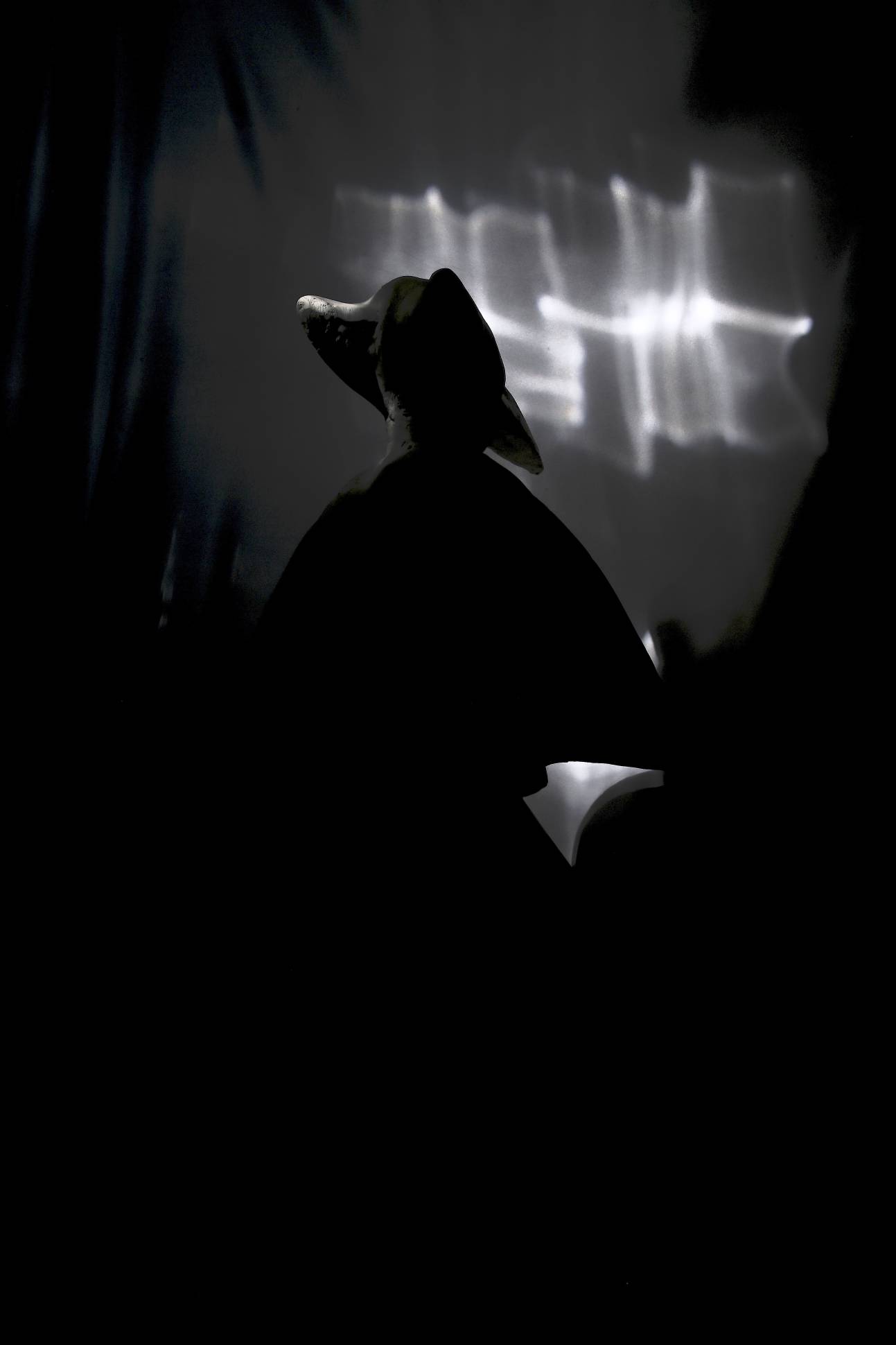 Скульптура “ORBI ХРУПКИЙ ВНУТРИ” (061215)