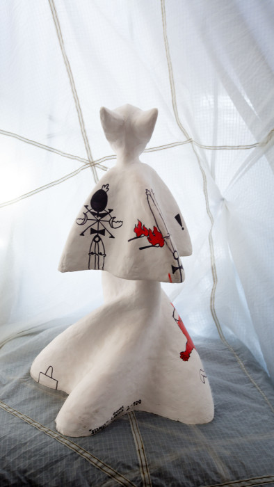 Авторская скульптура "ORBI УЛИЧНЫЙ ХУДОЖНИК": архитектурный гипс, акриловая краска; авторская роспись (061220)