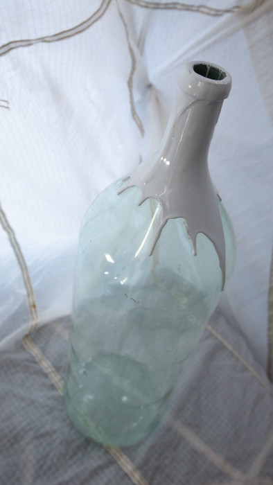 Авторская напольная ваза “URBIORBI” (авторская глазурь, винтажная бутылка 19 век) (061224)