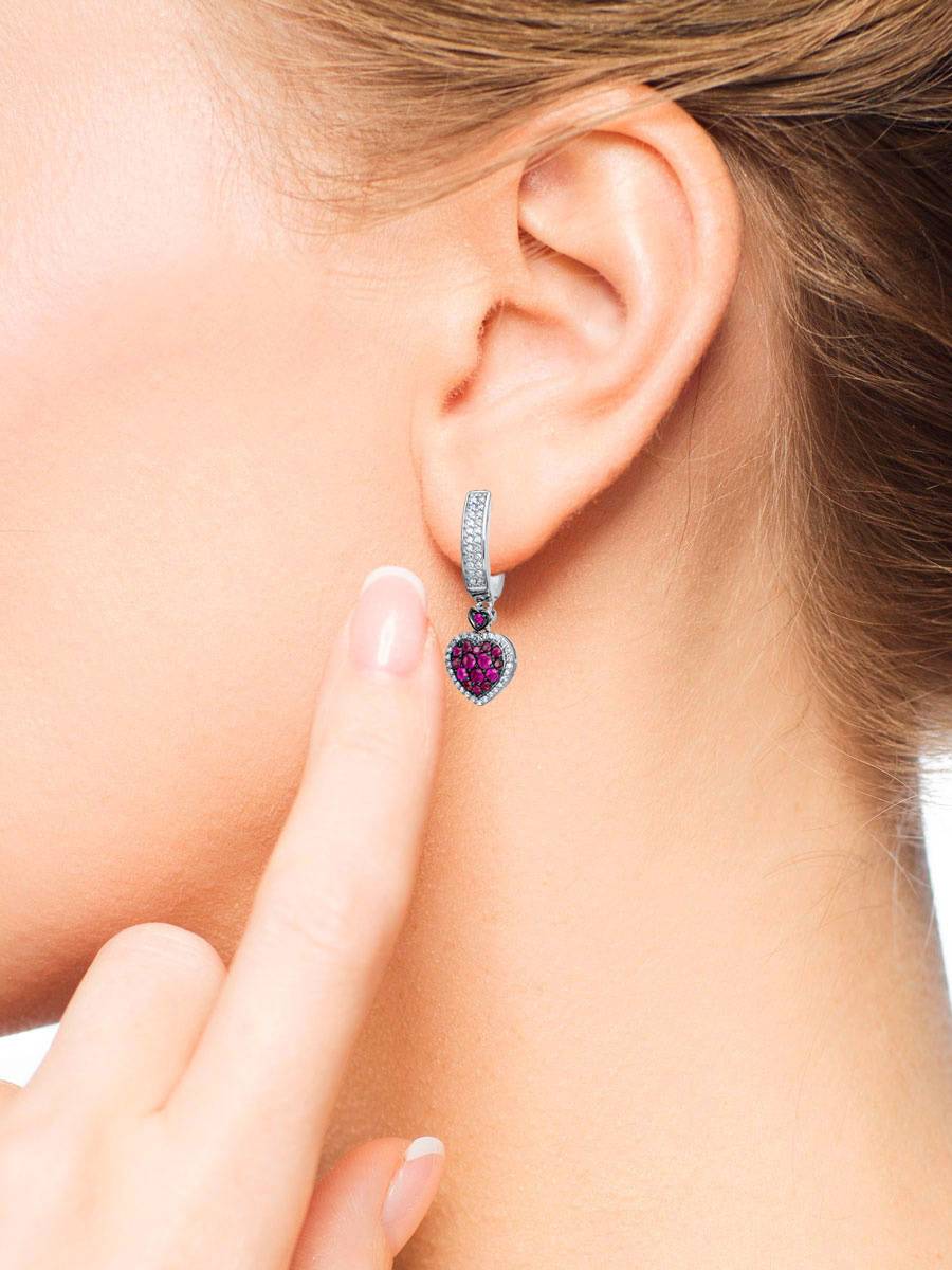 Серьги из белого золота с бриллиантами и рубинами (060419)