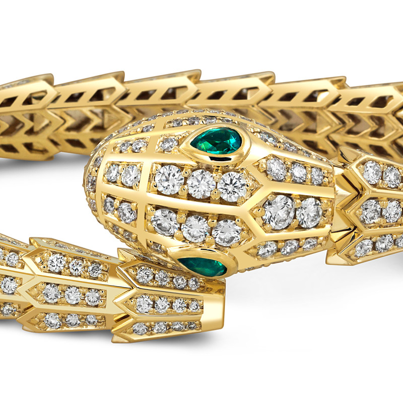 Браслет жёсткий из жёлтого золота с бриллиантами и ситаллами (056102)