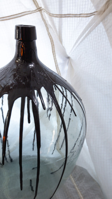 Авторская напольная ваза “URBIORBI” (авторская глазурь, винтажная бутылка 19 век) (061223)