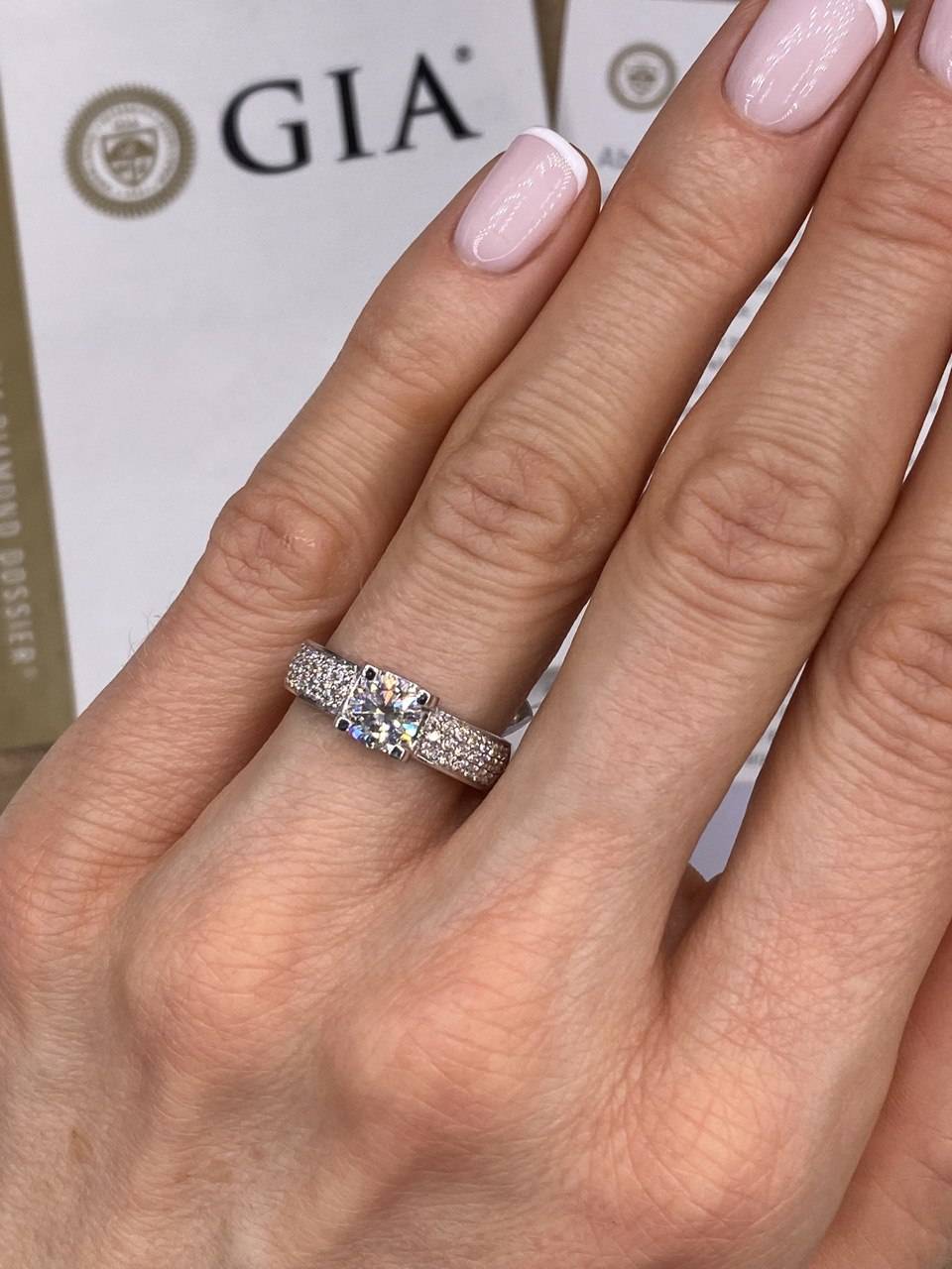 Помолвочное кольцо из белого золота с бриллиантами  (054461)