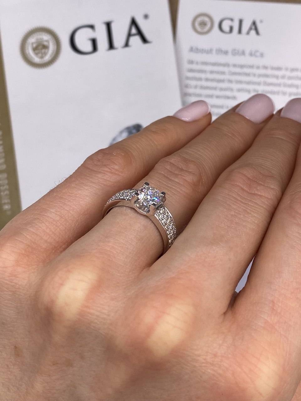 Помолвочное кольцо из белого золота с бриллиантами  (054461)