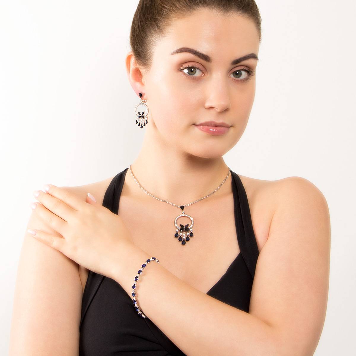 Серьги из белого золота с бриллиантами и сапфирами (040900)