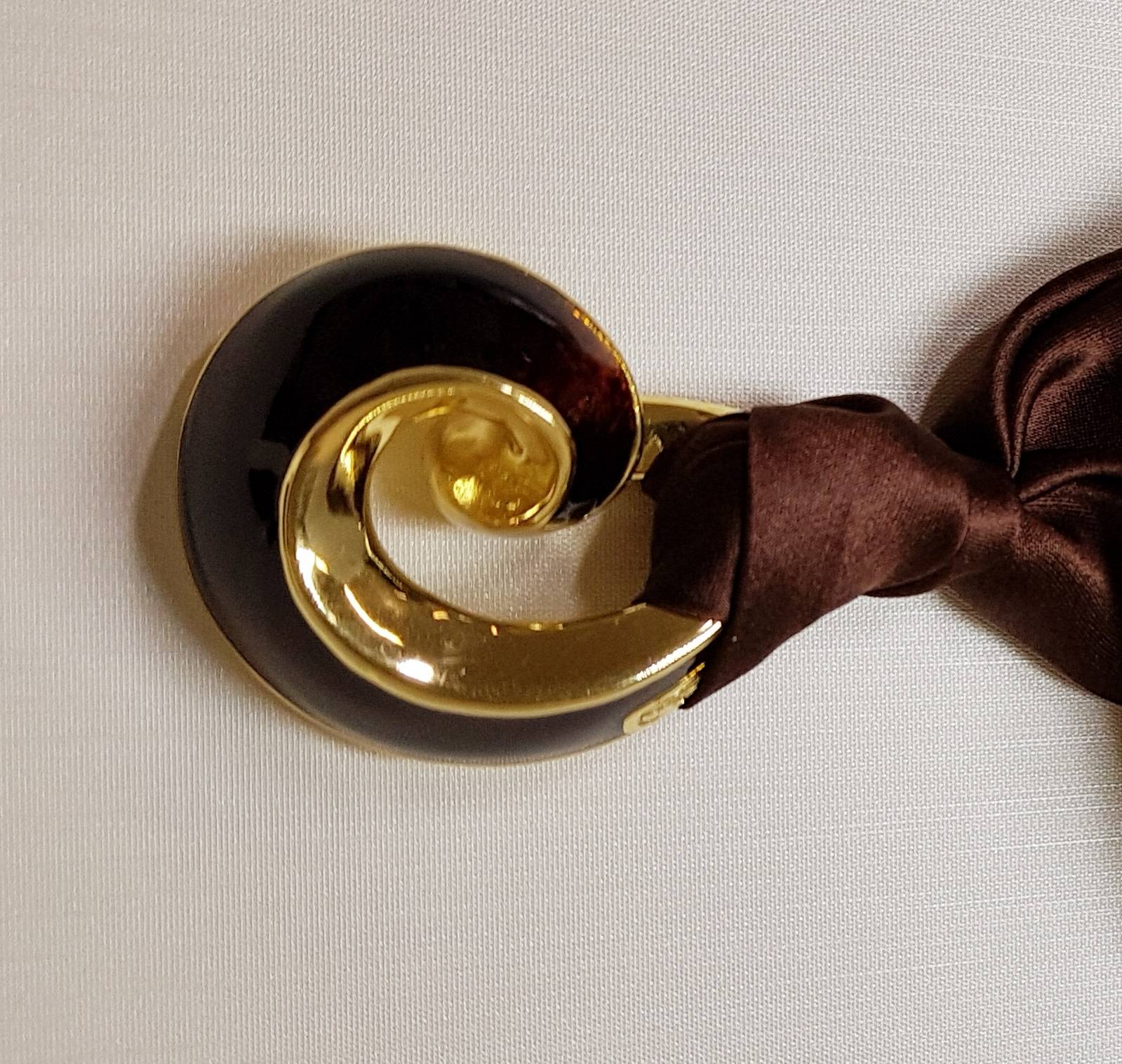 Колье из серебра с эмалью и шёлком 