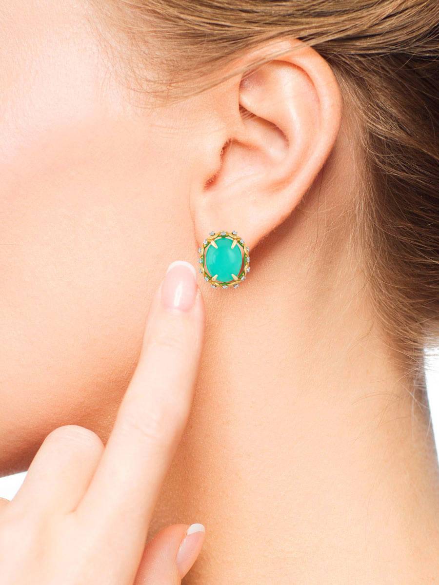 Серьги из жёлтого золота с зелёным опалом и бесцветными сапфирами (043434)