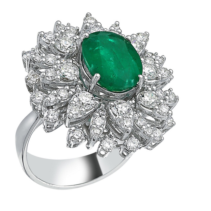Кольцо из белого золота с бриллиантами и изумрудом (054624)