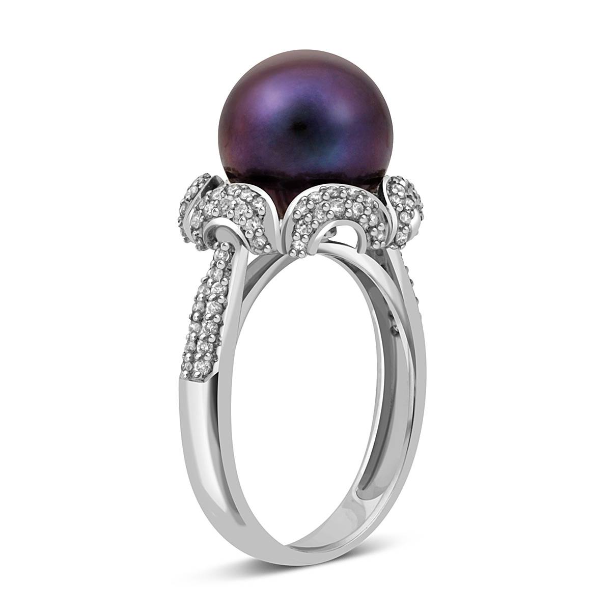Кольцо из белого золота с бриллиантами и жемчугом (017643)