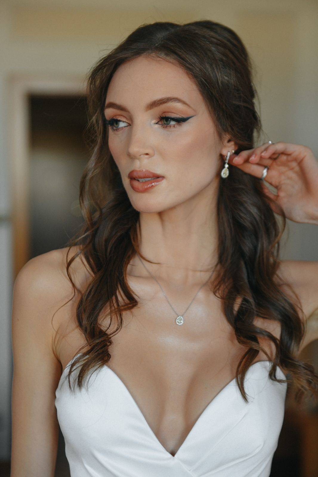 Серьги из белого золота с бриллиантами (052377)