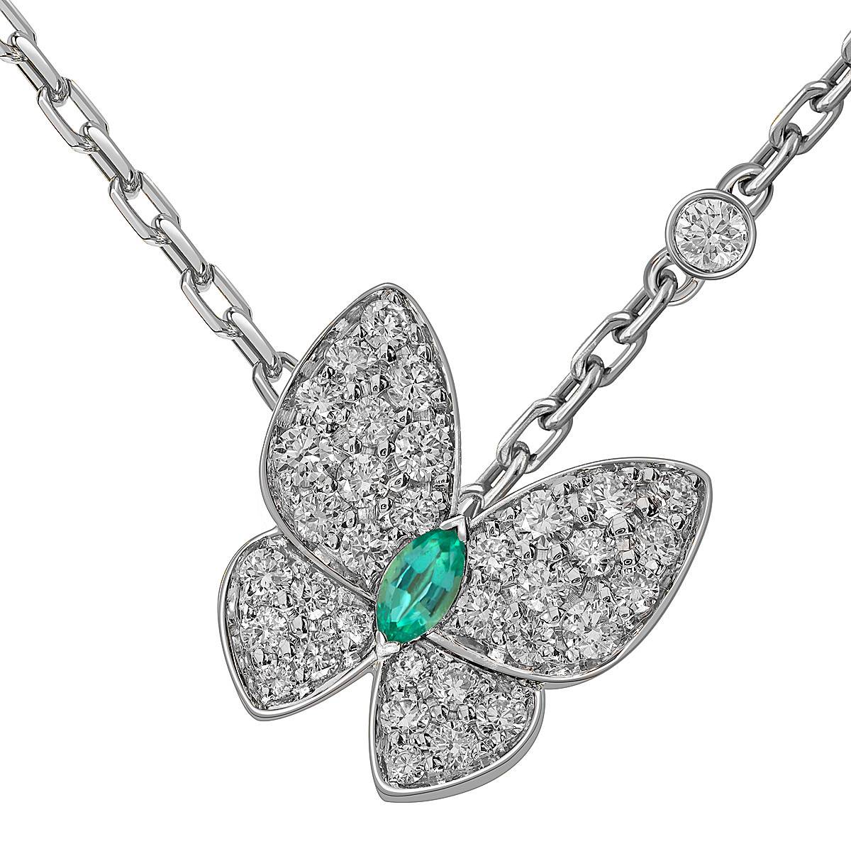 Колье из белого золота с бриллиантами и изумрудом 