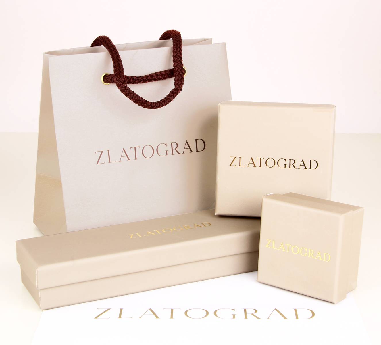 Обручальное кольцо из красного золота с бриллиантами (024010)