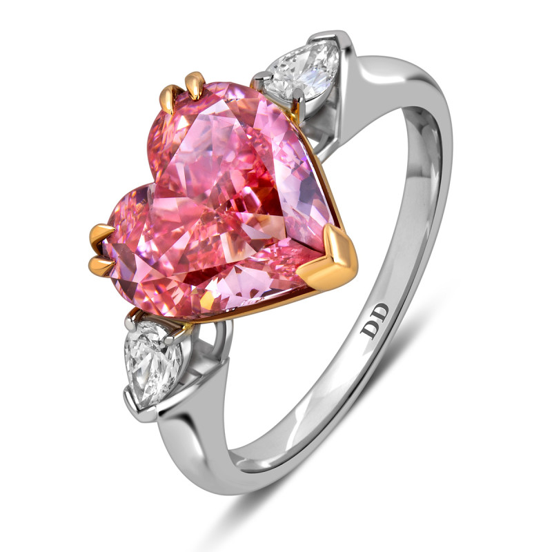 Помолвочное кольцо с розовым бриллиантом 