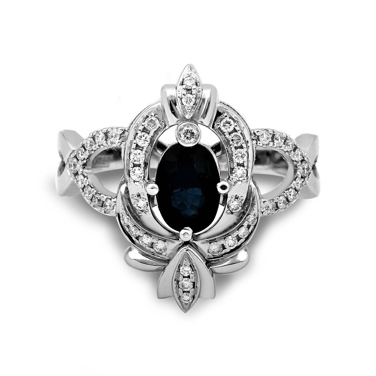 Кольцо из белого золота с бриллиантами и сапфиром (025817)