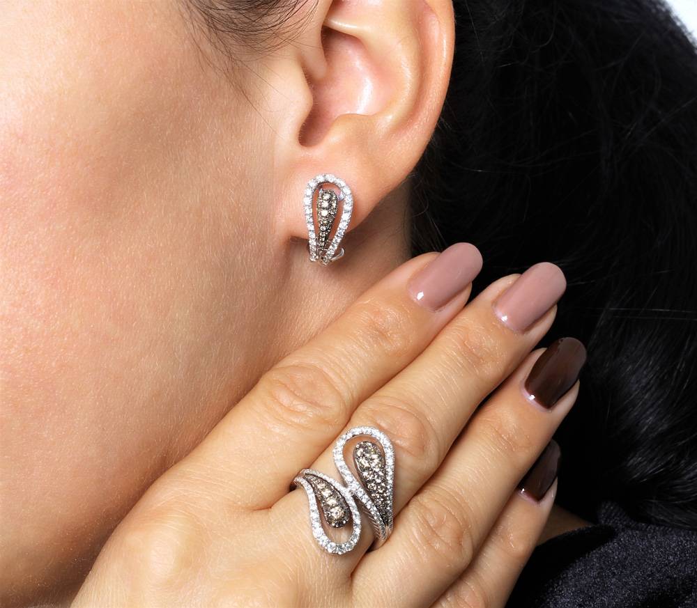 Кольцо с бриллиантами из белого золота (011073)