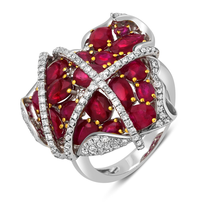 Кольцо из белого золота с бриллиантами и рубинами (047602)