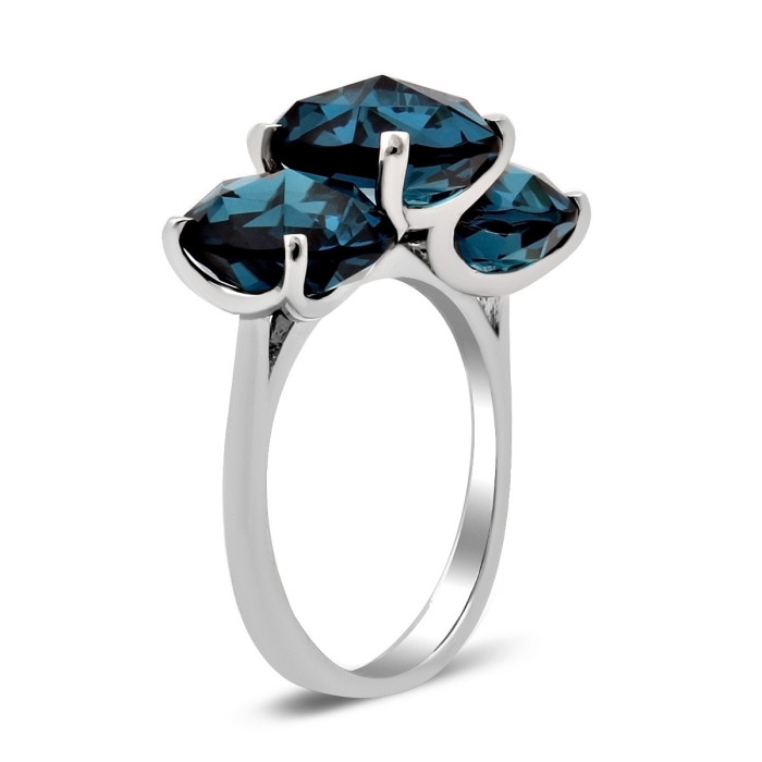 Кольцо из белого золота с топазами (028032)