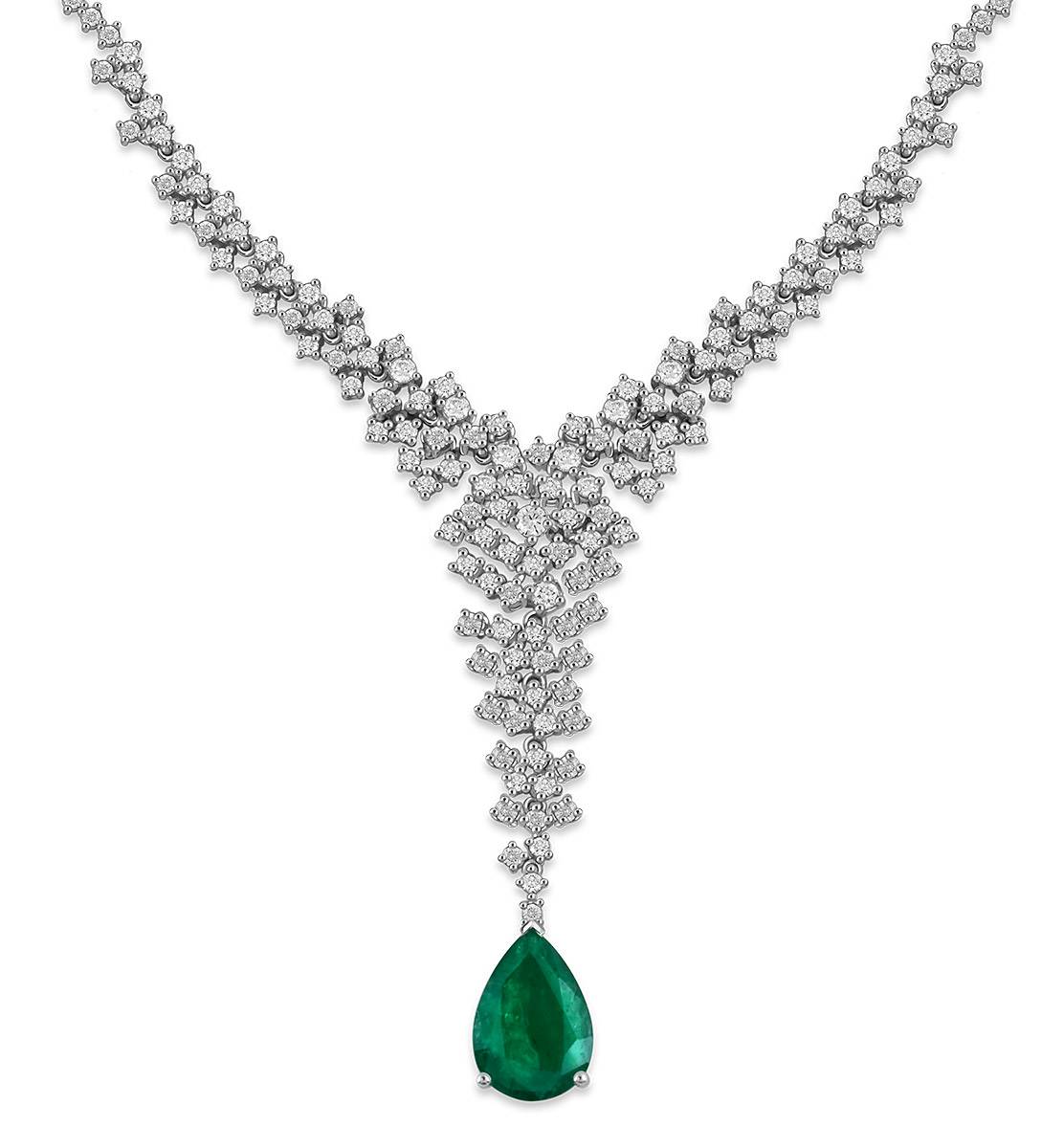Колье из белого золота с бриллиантами и изумрудом (040417)