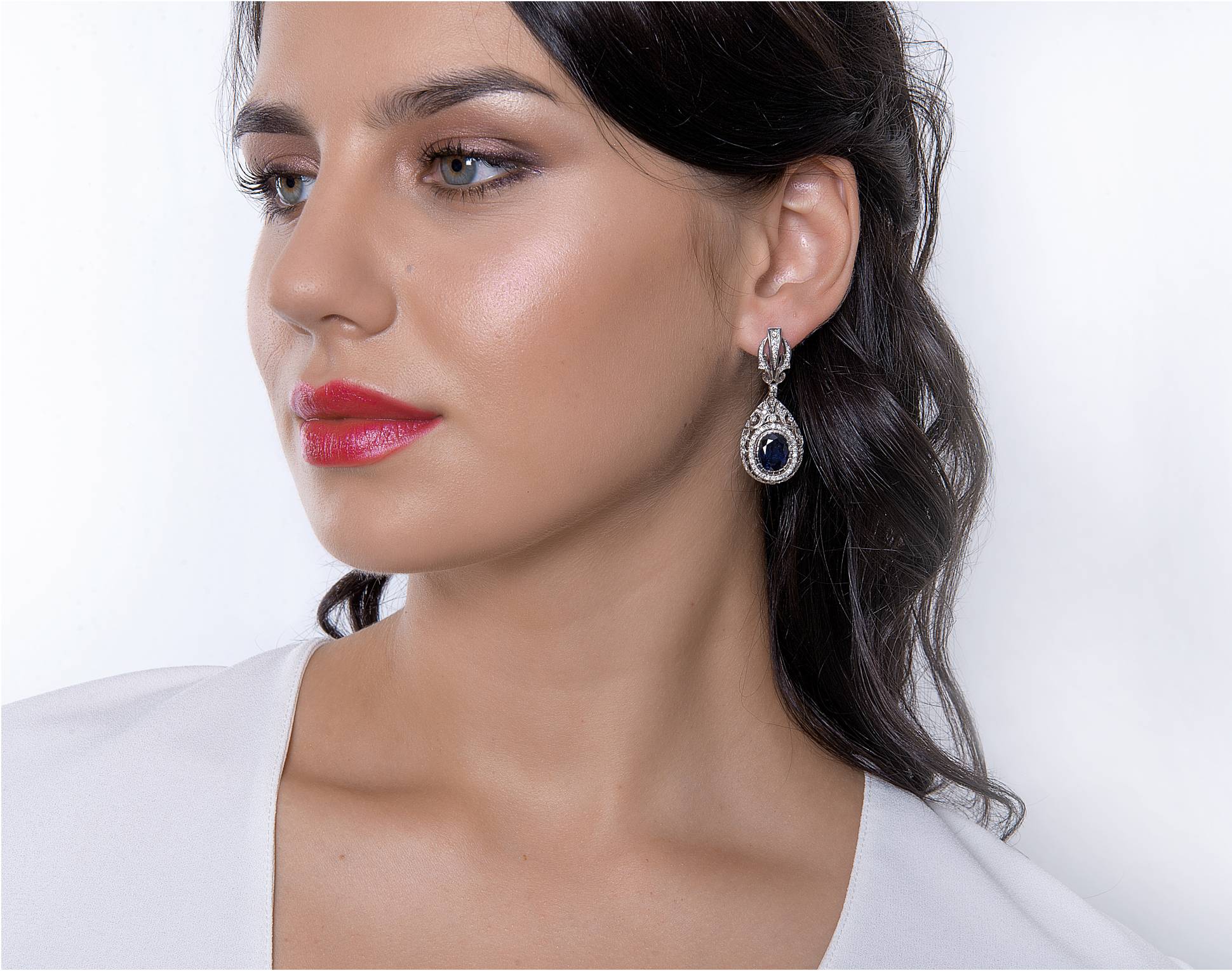 Серьги из белого золота с бриллиантами и сапфирами (042204)